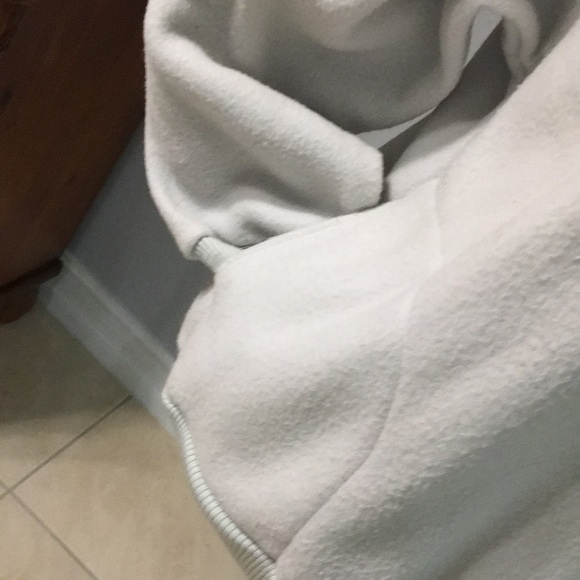 Chicory Gray fleece Sweatshirt. NWT Size Medium - Picture 3 of 7